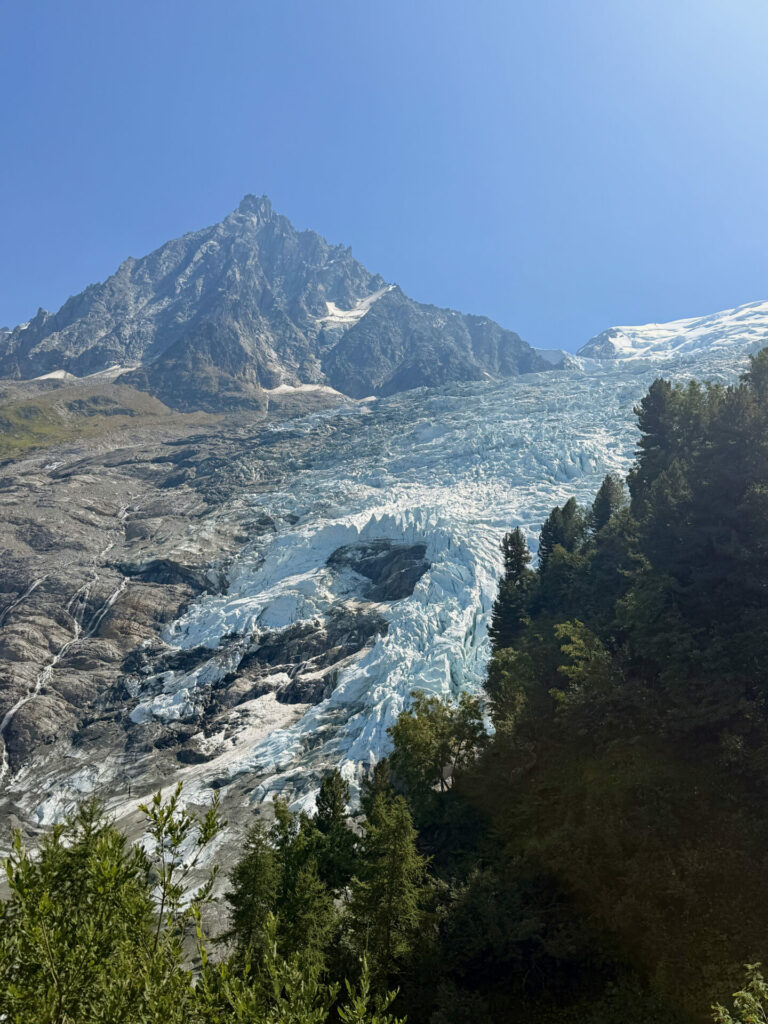 Le glacier des Bossons sous les aiguilles de Chamonix