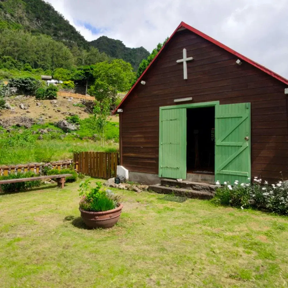 eglise mafate Eglise mafate ile reunion
